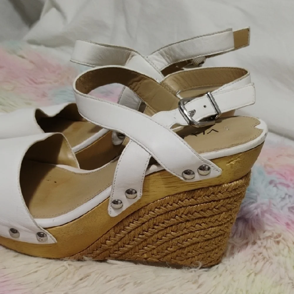 (#23) Via Spiga White Leather Silver Studded Wedge Sandals Sz.8M